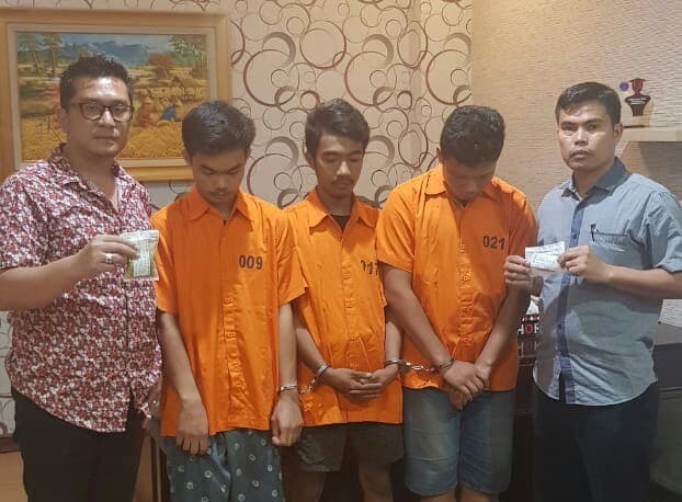 tiga_bandar_narkotika_diciduk_polisi_ratusan_butir_pil_ekstasi_gagal_beredar