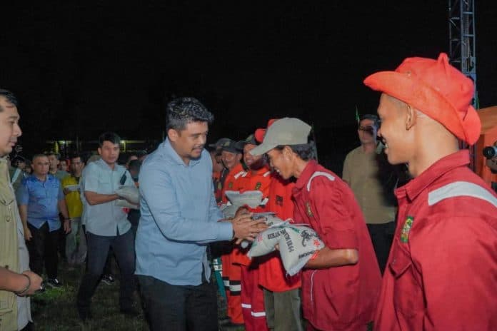 tiga_bulan_pembersihan_petugas_angkut_26552_ton_sampah_dari_sungai_deli