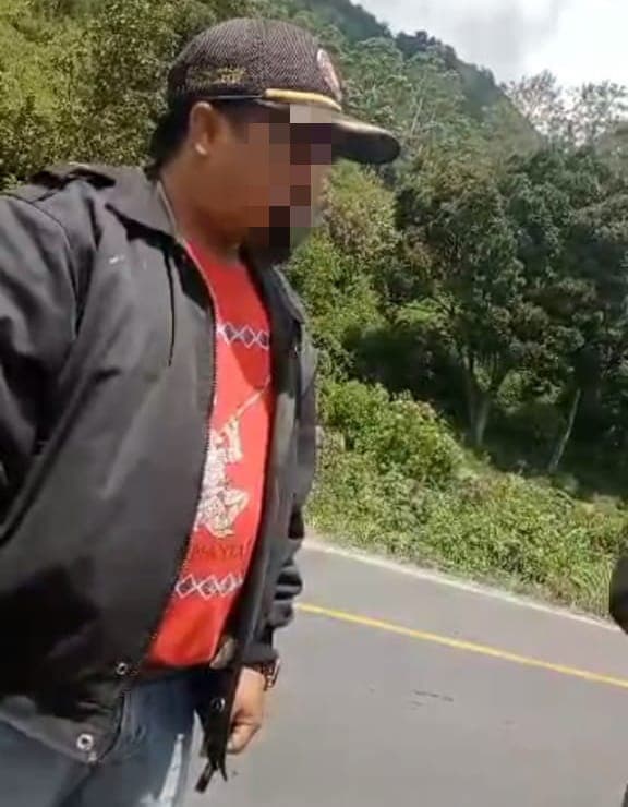 tiga_hari_menjabat_kades_negeri_tongging_ancam_wartawan