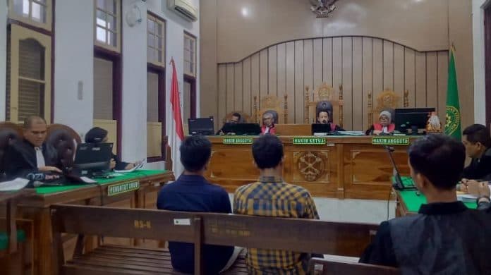 tiga_oknum_ppk_medan_timur_dituntut_1_tahun_penjara_atas_kasus_penggelembungan_suara_pemilu_2024