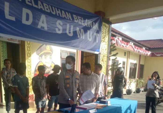 tiga_pelaku_bentrok_antar_pemuda_dibekuk_polres_pelabuhan_belawan