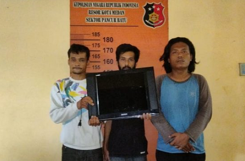 tiga_pembobol_puskesmas_pembantu_perumnas_simalingkar_ditangkap
