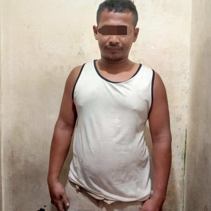 tiga_pria_ditangkap_kasus_pembongkaran_toko_di_batang_kuis