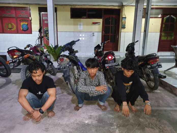 tiga_remaja_terlibat_tawuran_di_tembung_diboyong_ke_polsek_percut_sei_tuan