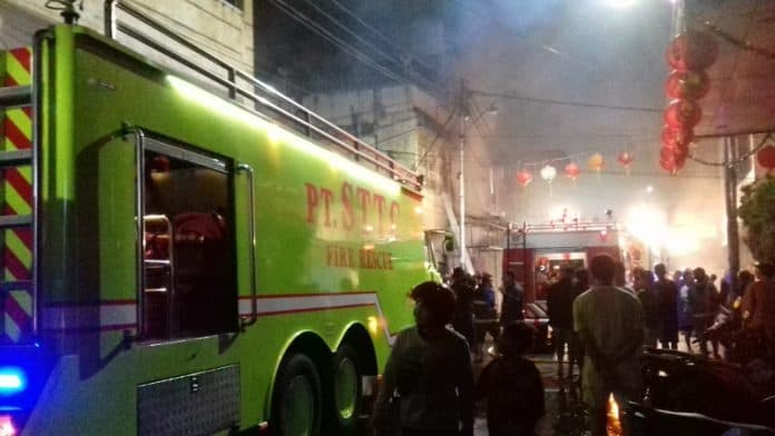 tiga_ruko_di_jalan_surabaya_siantar_terbakar