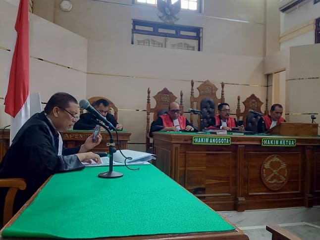 tiga_terdakwa_perdagangan_sisik_tenggiling_dan_paruh_rangkong_dituntut_15_tahun