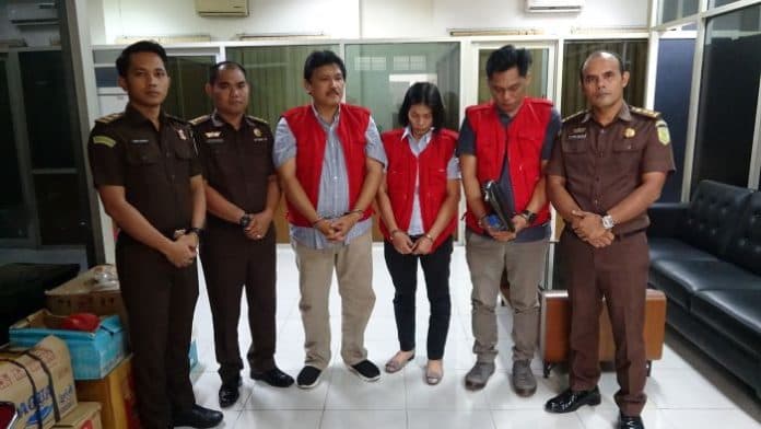tiga_tersangka_dugaan_korupsi_ipal_domestik_padangsidimpuan_ta_2020_ditahan