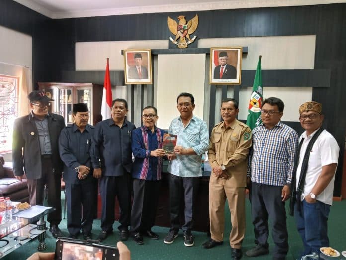 tim_ahli_cagar_budaya_simalungun_akan_kaji_konservasi_rumah_bolon