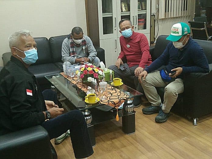 tim_intel_kejatisu_tangkap_dpo_korupsi_irigasi_di_siborong_borong