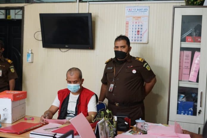 tim_penyidik_pidsus_kejatisu_limpahkan_berkas_dugaan_korupsi_pupuk_rp72_m_ke_penuntutan