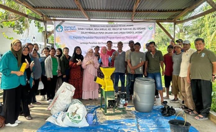 tim_pkm_lppm_unimed_beri_edukasi_ubah_limbah_tongkol_jagung_jadi_pupuk