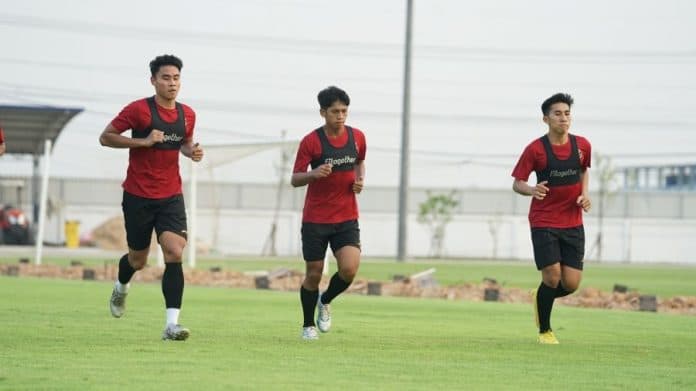 timnas_indonesia_u_22_akui_kewalahan_di_sesi_latihan_perdana