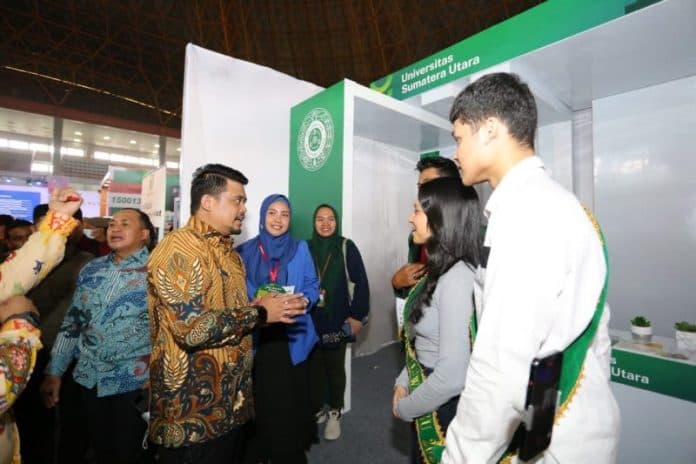 tingkatkan_branding_usu_dirikan_booth_pameran_pembukaan_road_to_hakordia_2022