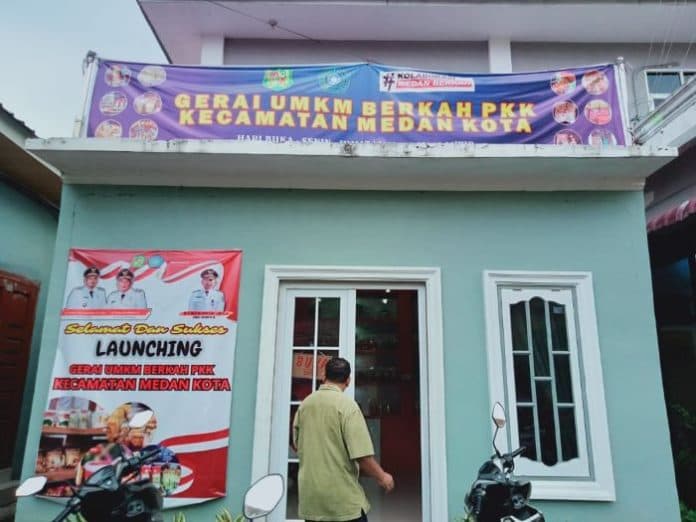 tingkatkan_kesejahteraan_keluarga_camat_medan_kota_hadirkan_gerai_umkm_berkah