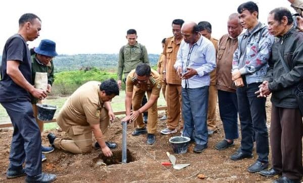 tingkatkan_kesejahteraan_petani_pemkab_samosir_bangun_screen_house_di_kpt_tele