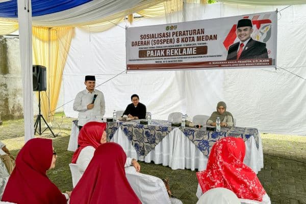 tingkatkan_pad_dprd_medan_sarankan_pemko_naikkan_retribusi_reklame
