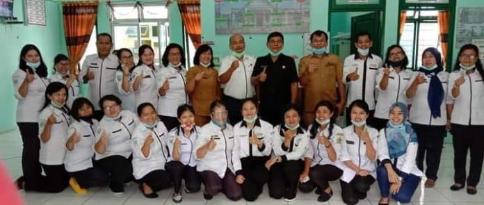 tingkatkan_pelayanan_kesehatan_wakil_bupati_samosir_monitoring_ke_puskesmas_tuktuk