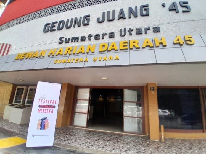 tingkatkan_ruang_lokal_sumut_festival_literasi_ramaikan_gedung_juang_45_medan