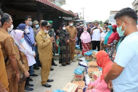 tinjau_korban_banjir_di_serbelawan_wabup_simalungun_tetap_waspada_dan_selalu_hati_hati