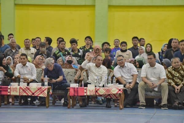 tinjau_laga_final_bola_voli_porprov_sumut_gubsu_optimis_olahraga_semakin_maju