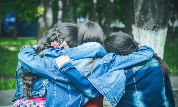 tips_agar_persahabatan_langgeng_hingga_menua