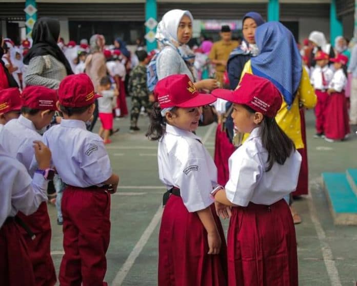tips_anak_nyaman_ditinggal_di_hari_pertama_sekolah