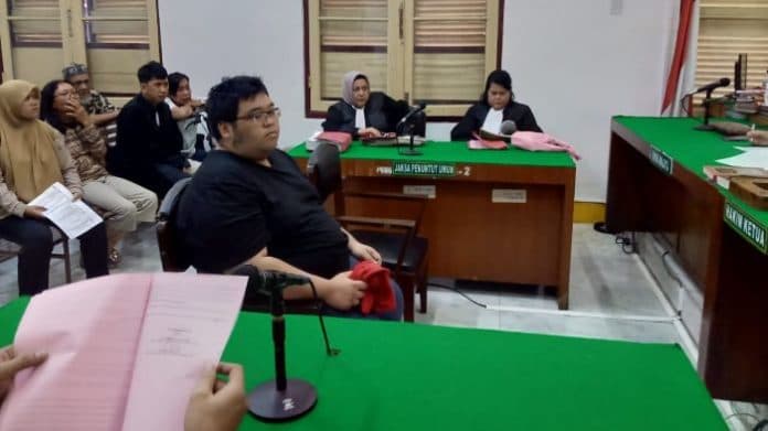 tipu_korban_capai_rp38_miliar_warga_pekanbaru_dituntut_4_tahun_penjara_di_pn_medan