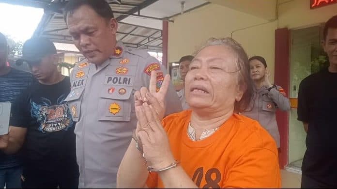 tiromsi_sitanggang_bantah_bunuh_suami_demi_tuhan