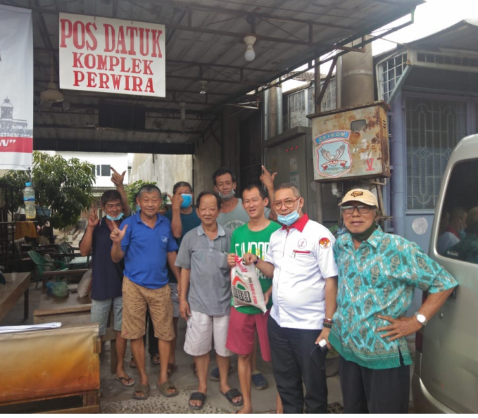 tmp_medan_bagikan_200_karung_beras_di_pulo_brayan_bengkel