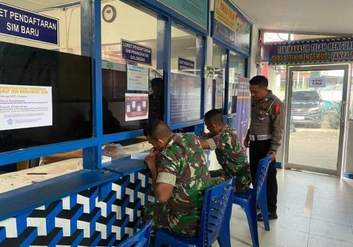 tni_polri_terapkan_tertib_administrasi_sim_di_polres_padangsidimpuan