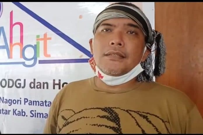 togu_simorangkir_bantu_odgj_dan_tuna_wisma_di_rumah_langit_biru