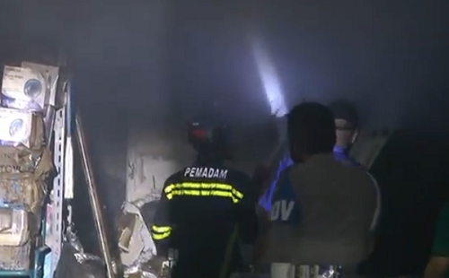 toko_elektronik_di_kisaran_terbakar_akibat_korsleting_listik_kerugian_ratusan_juta_rupiah