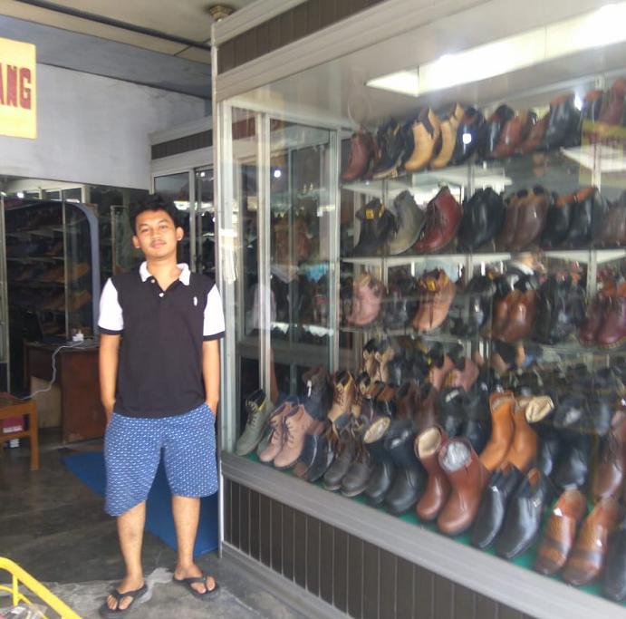 toko_sepatu_cibaduyut_siantar_untung_tergerus_covid_19