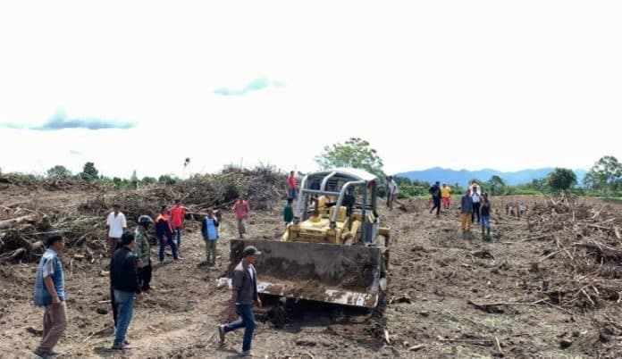 tolak_konversi_teh_ke_sawit_di_sidamanik_warga_setop_aktivitas_alat_berat