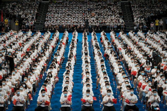 tolak_penggabungan_kampus_ribuan_mahasiswa_di_china_sandera_rektor