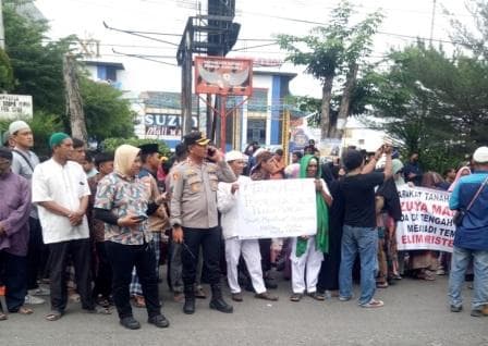tolak_suzuya_marelan_plaza_jadikan_tempat_ibadah_ratusan_massa_gelar_aksi_damai