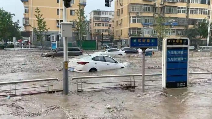 topan_doksuri_sebabkan_banjir_hebat_di_china_11_orang_dinyatakan_tewas