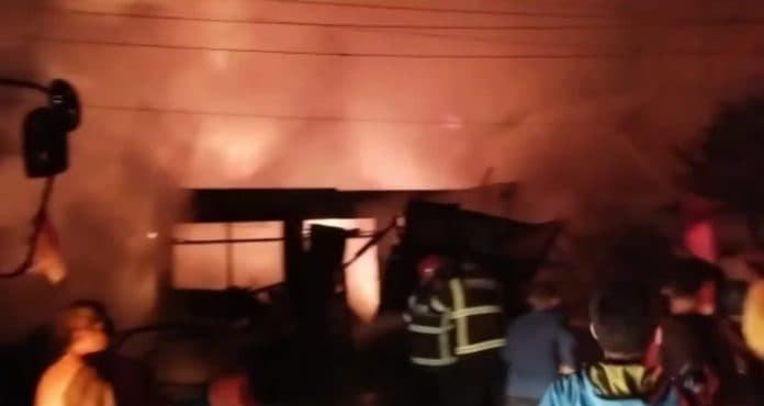 total_10_rumah_terbakar_di_jalan_bromo_medan