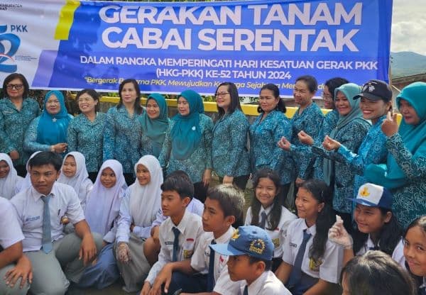 tp_pkk_pakpak_bharat_canangkan_gerakan_tanam_cabai_serentak