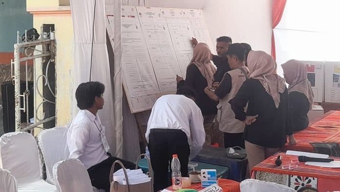 tps_bupati_simalungun_mencoblos_prabowo_dan_gibran_unggul