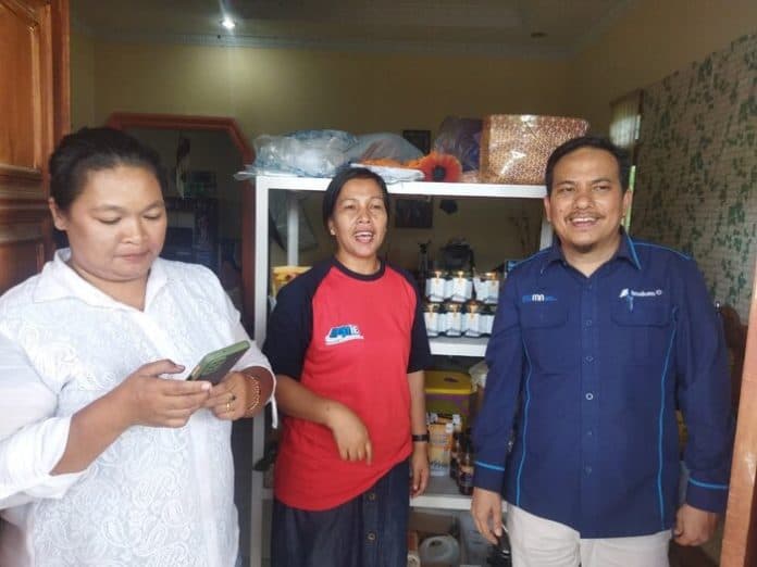 tradisi_konsumsi_madu_berubah_menjadi_ajang_bisnis