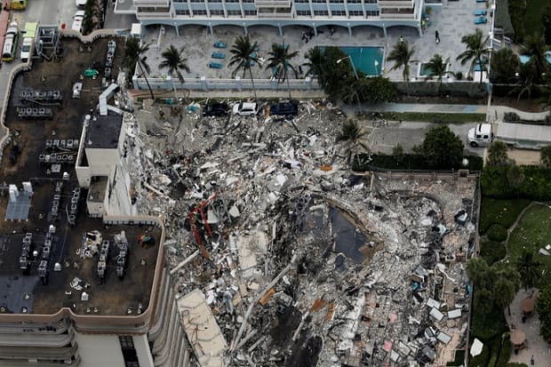 tragedi_gedung_12_tingkat_runtuh_di_as_99_orang_hilang