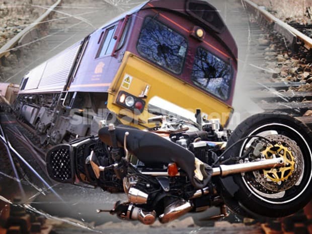 tragis_sekeluarga_disambar_kereta_api_di_medan_labuhan_1_tewas