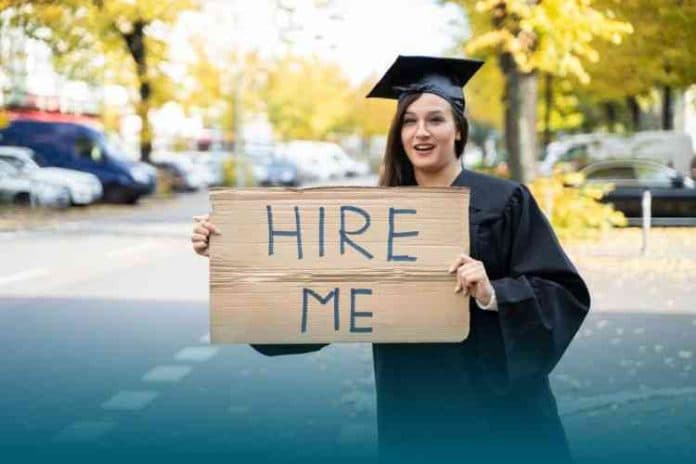 transisi_dunia_pendidikan_ke_pekerjaan_begini_tanggapan_fresh_graduate