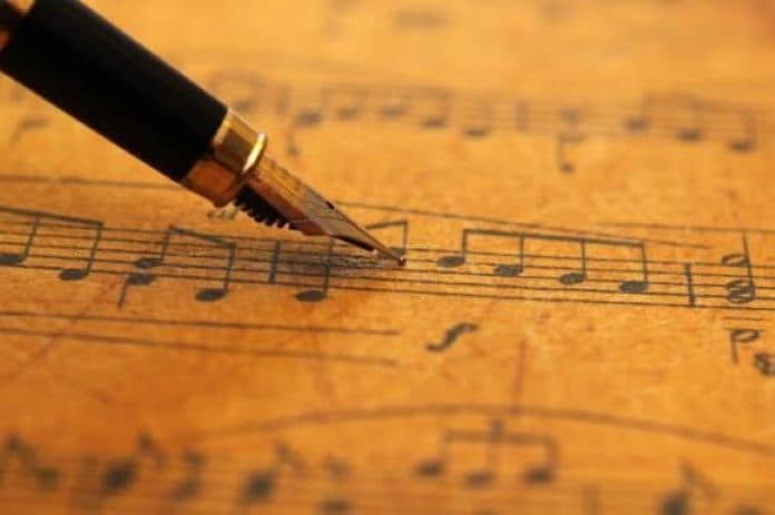 tren_lirik_lagu_puitis_apa_bedanya_dengan_puisi_dan_musikalisasi_puisi