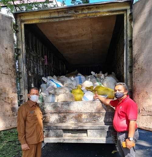 truk_berisi_getah_pinus_ilegal_dari_tebing_tinggi_ditangkap_polhut