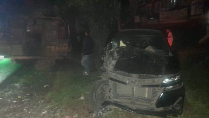 truk_dinas_bina_marga_simalungun_tabrak_mobil_avanza_di_km_3_jalan_asahan_sopir_kabur