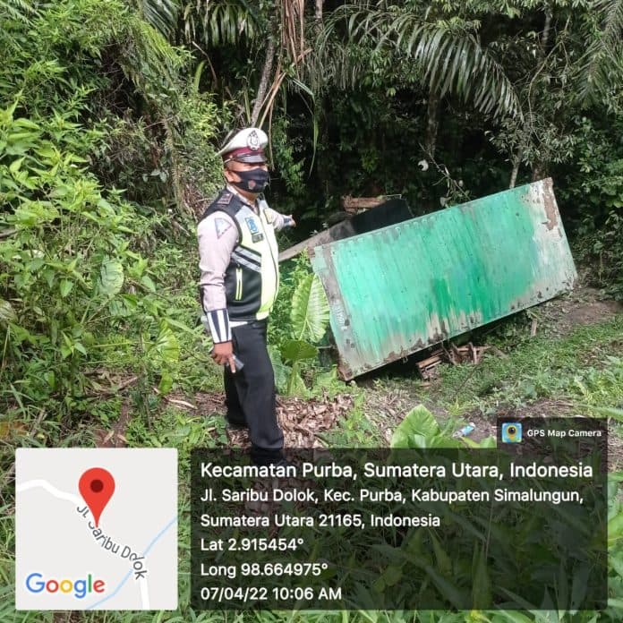 truk_kontainer_masuk_jurang_di_simalungun_sopir_tewas_di_tempat