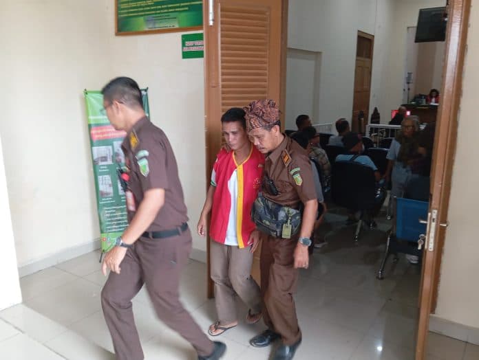 tujuh_terdakwa_pembunuhan_di_siantar_marihat_divonis_lebih_ringan_dari_tuntutan