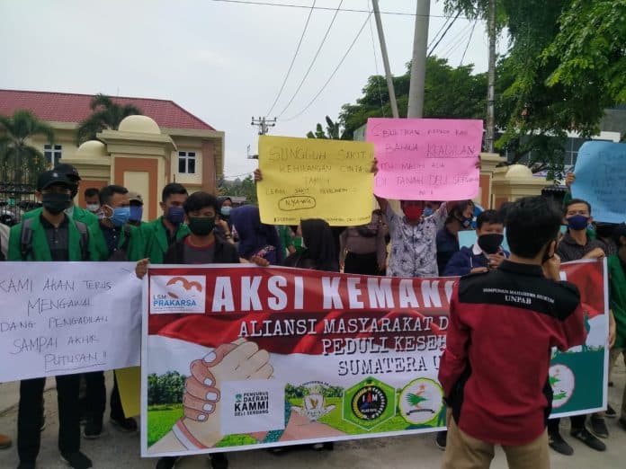 tuntut_keadilan_ammpk_unjuk_rasa_minta_kadis_kesehatan_deli_serdang_dicopot